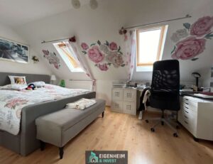 Schlafzimmer  1 OG