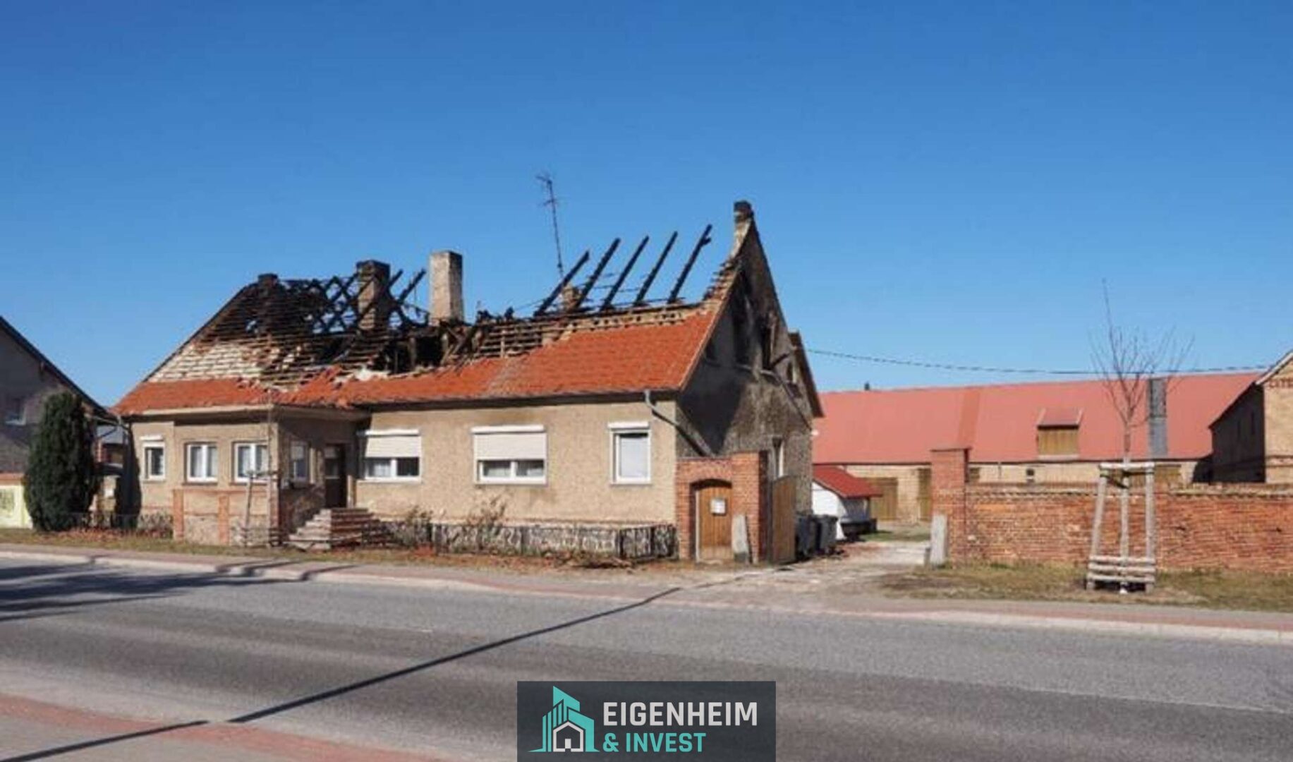 Einfahrt zum Hof