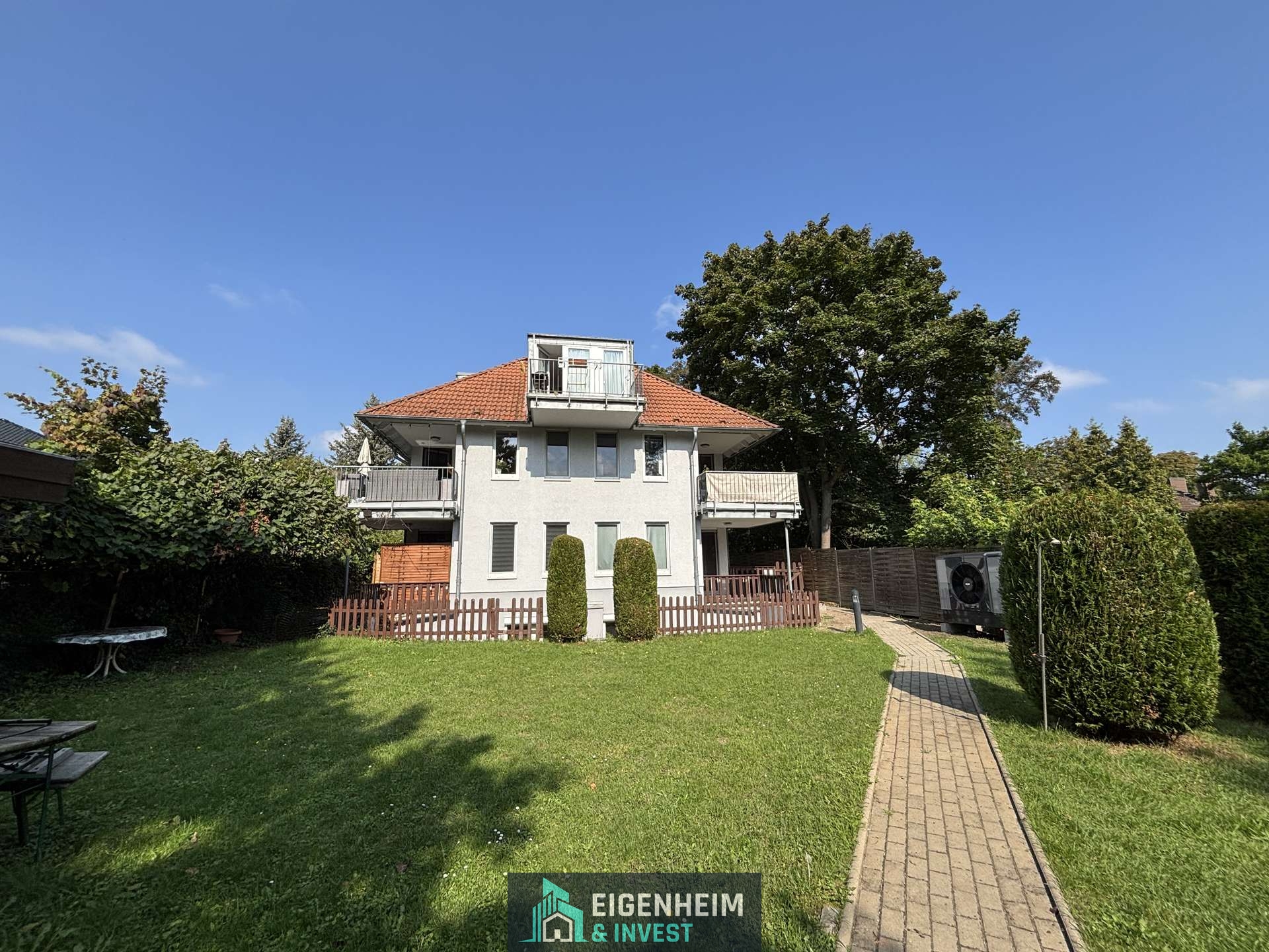 Mehrfamilienhaus mit Garten