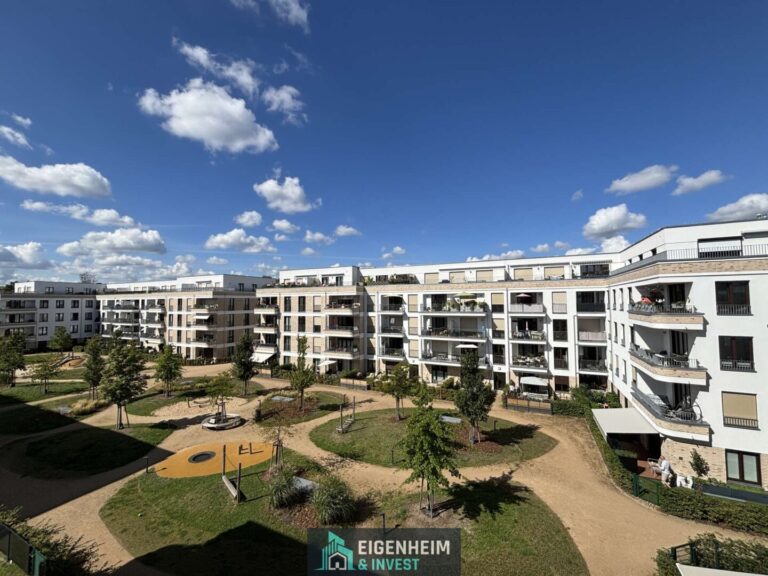 Eleganter Neubau trifft großzügiges Familienwohnen 1 Blick in den Hof