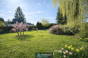 Garten mit Baufläche